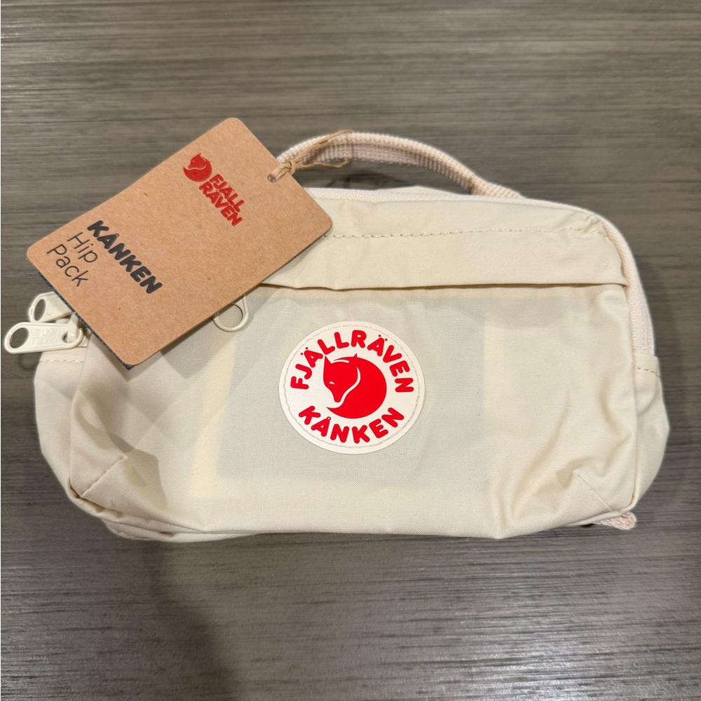 FINAL SALE/LAST DAY! NWT Fjallraven Kanken Hip Pack